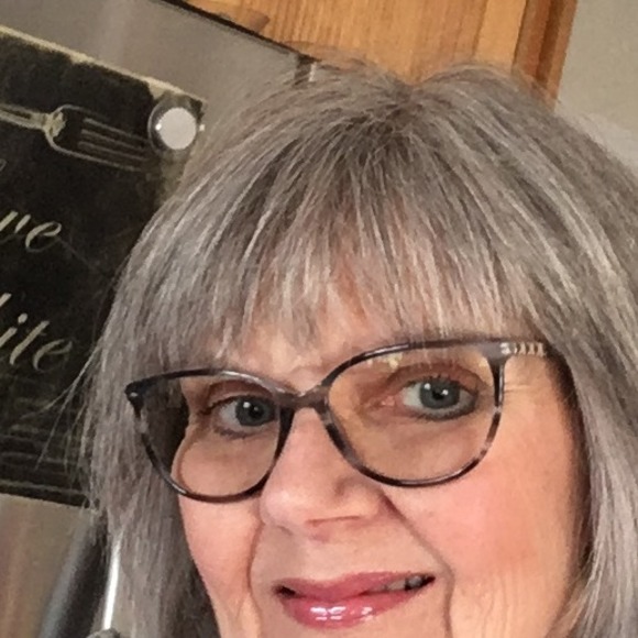 Meet your Posher, Kim - Picture 1 of 1